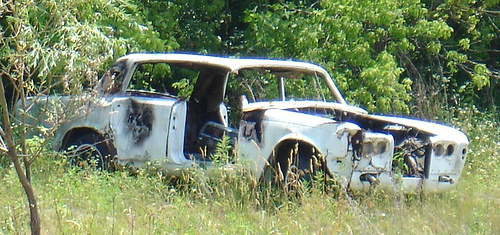 Старые и разбитые авто Старые и разбитые авто