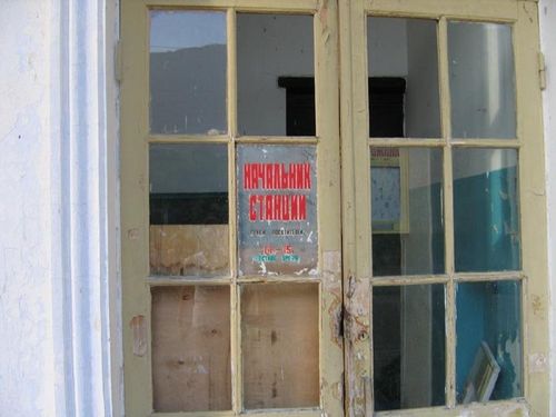 �������