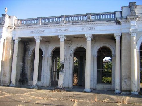 �������