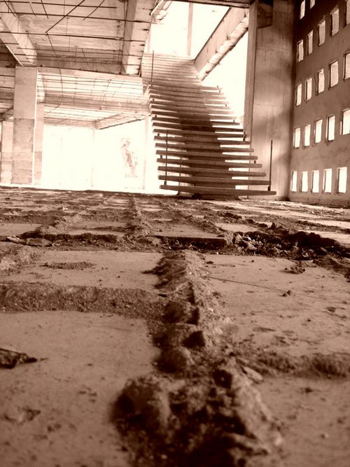 �������