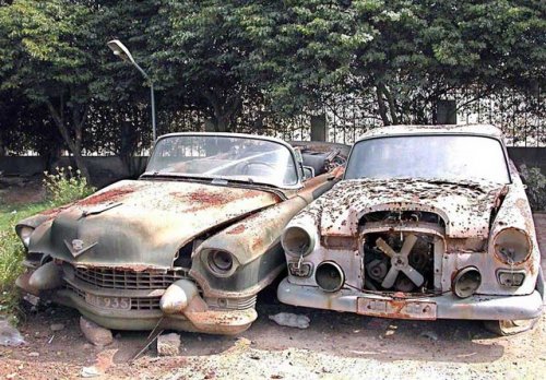 Старые и разбитые авто Старые и разбитые авто
