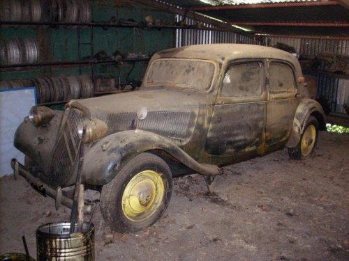 Старые и разбитые авто Старые и разбитые авто