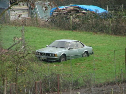 Старые и разбитые авто Старые и разбитые авто