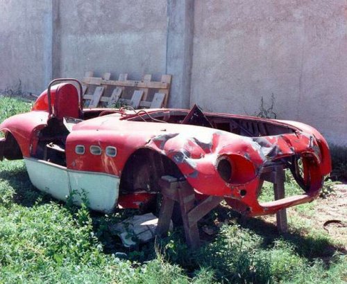 Старые и разбитые авто Старые и разбитые авто