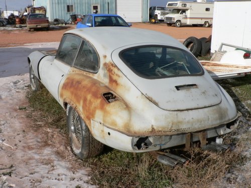 Старые и разбитые авто Старые и разбитые авто