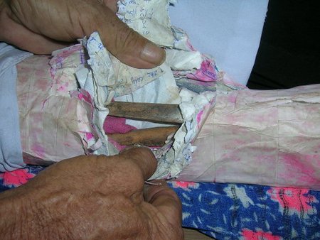 Спит с мертвой женой Спит с мертвой женой