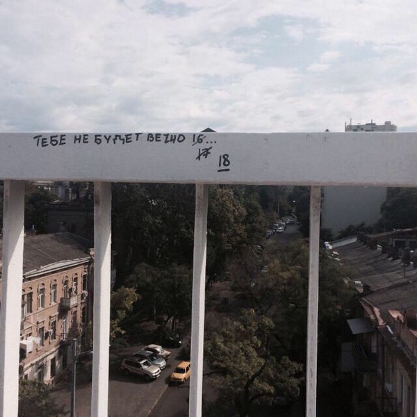 �������