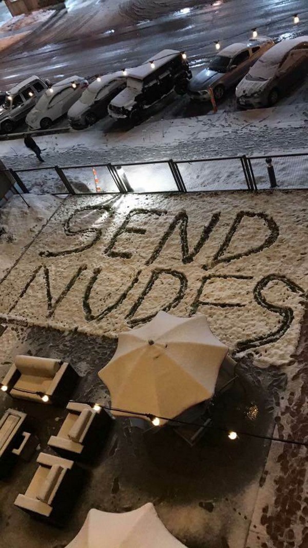 �������