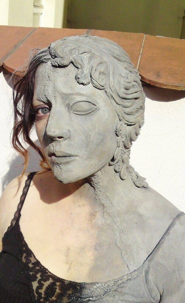 ��������